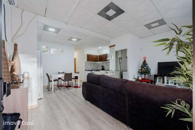 Apartamento T1+1 - Grande imagem: 2/16