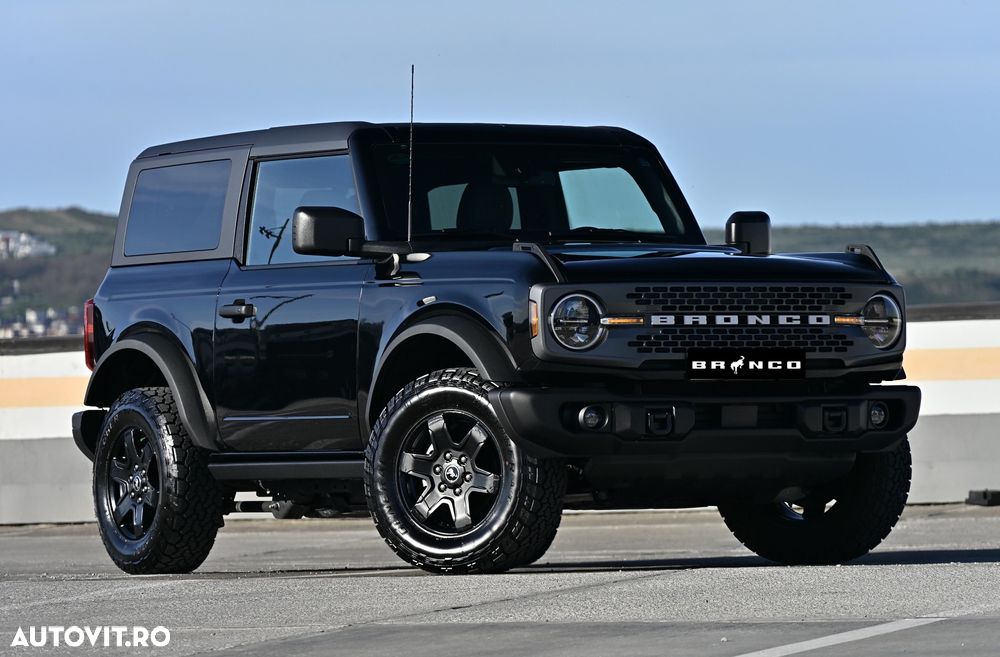 Ford Bronco - 3