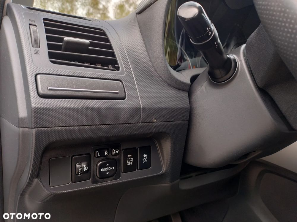 Toyota Auris 1.33 VVT-i - 24