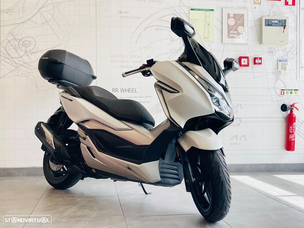 Honda Forza 300 - 1