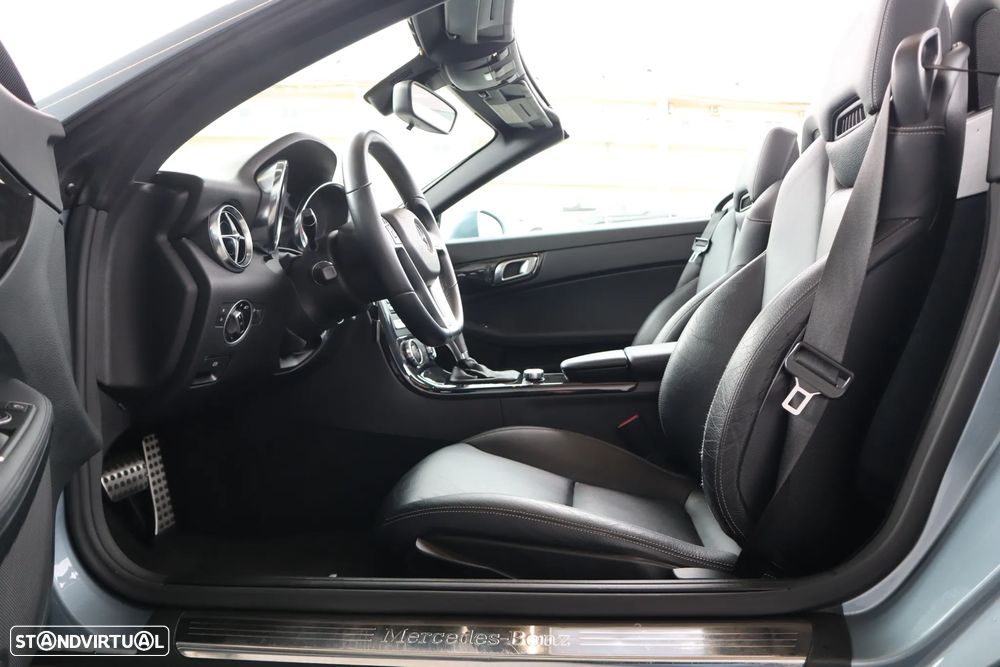Mercedes-Benz SLK 200 (BlueEFFICIENCY) 7G-TRONIC - 16