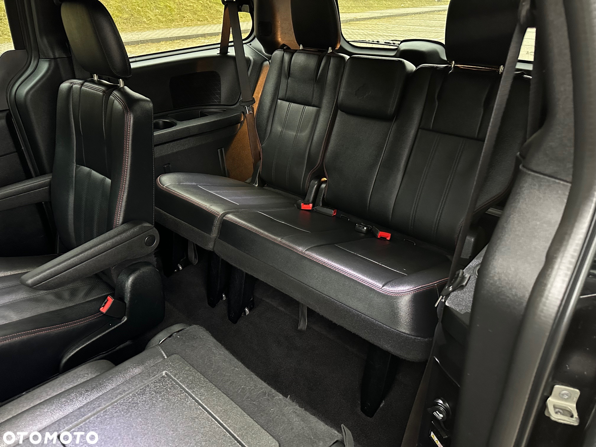 Dodge Grand Caravan 3.6 R/T - 11