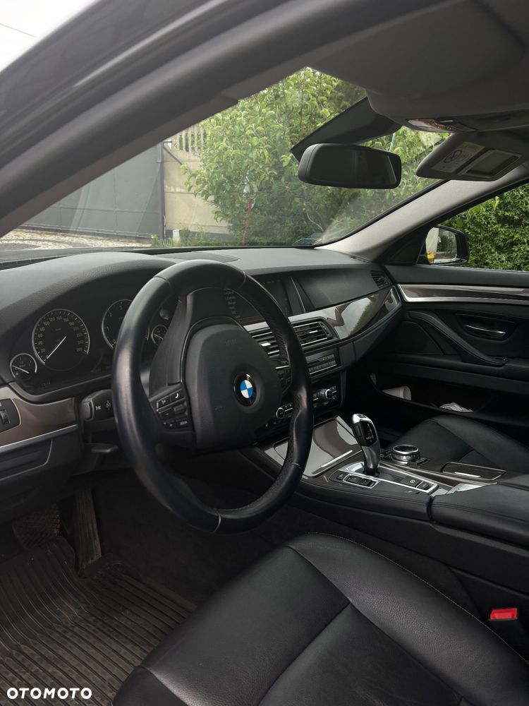 BMW Seria 5 520d Luxury Line - 10