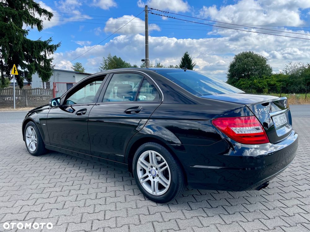 Mercedes-Benz Klasa C 180 CGI BlueEff Elegance - 4