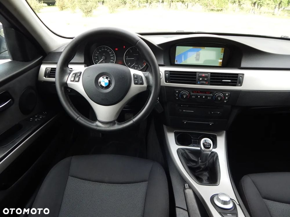 BMW Seria 3 320d - 11