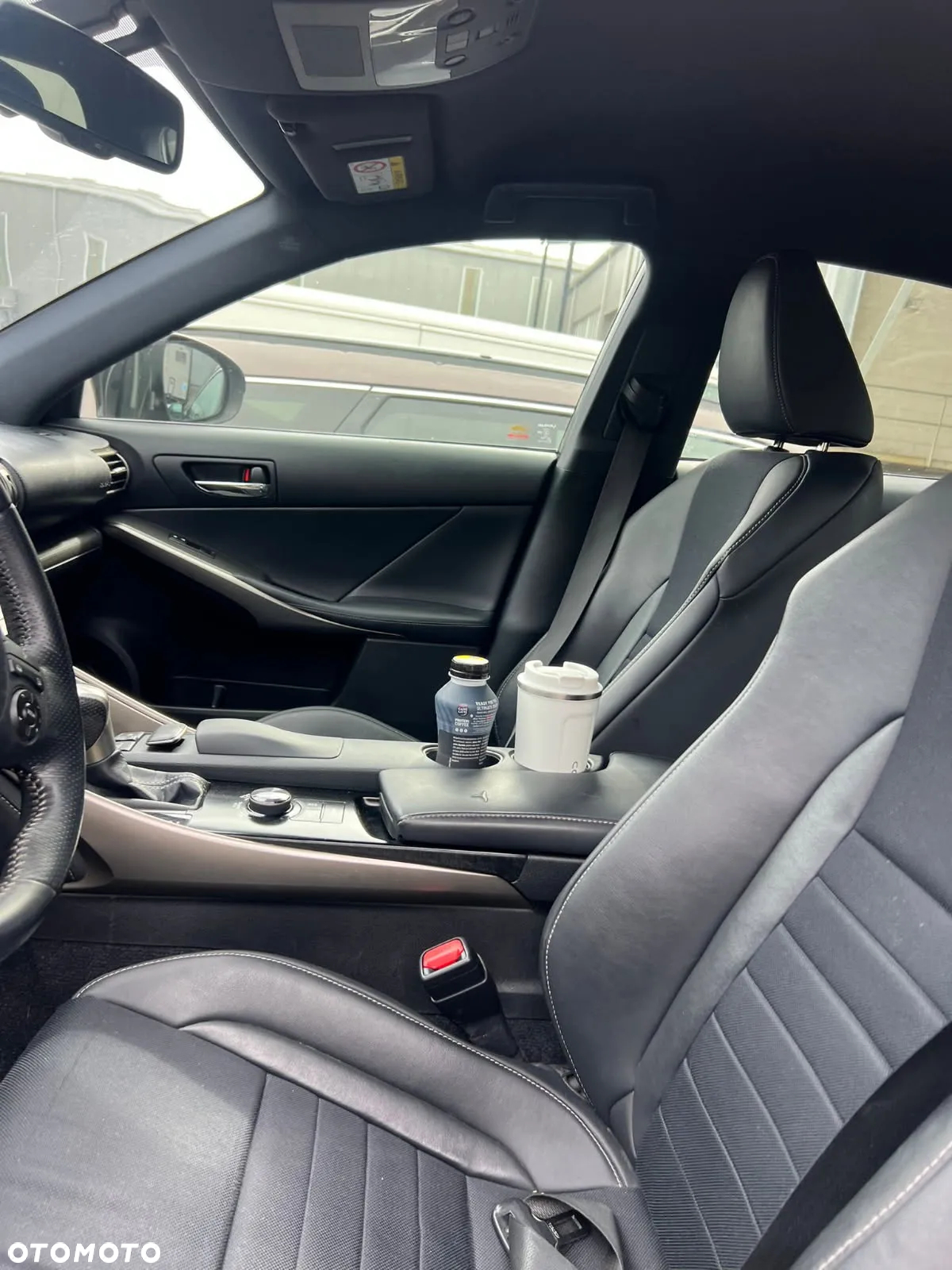 Lexus IS 300h F Sport - 4
