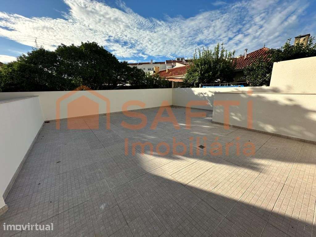 Apartamento T3 com garagem e terraço - Grande imagem: 2/11