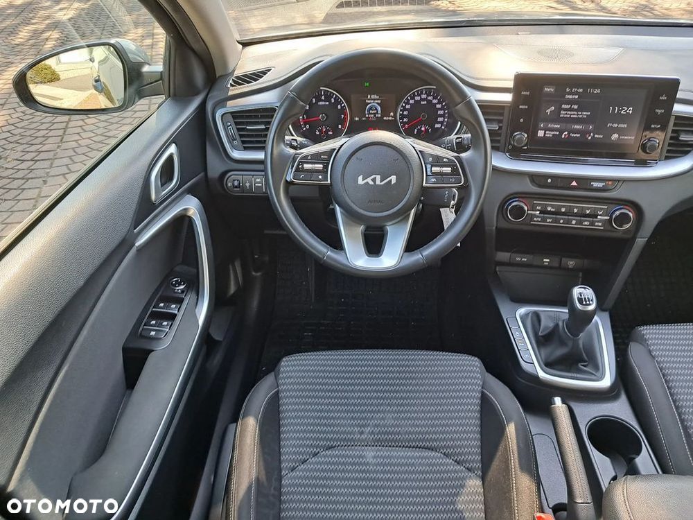 Kia Ceed 1.5 T-GDI M - 9