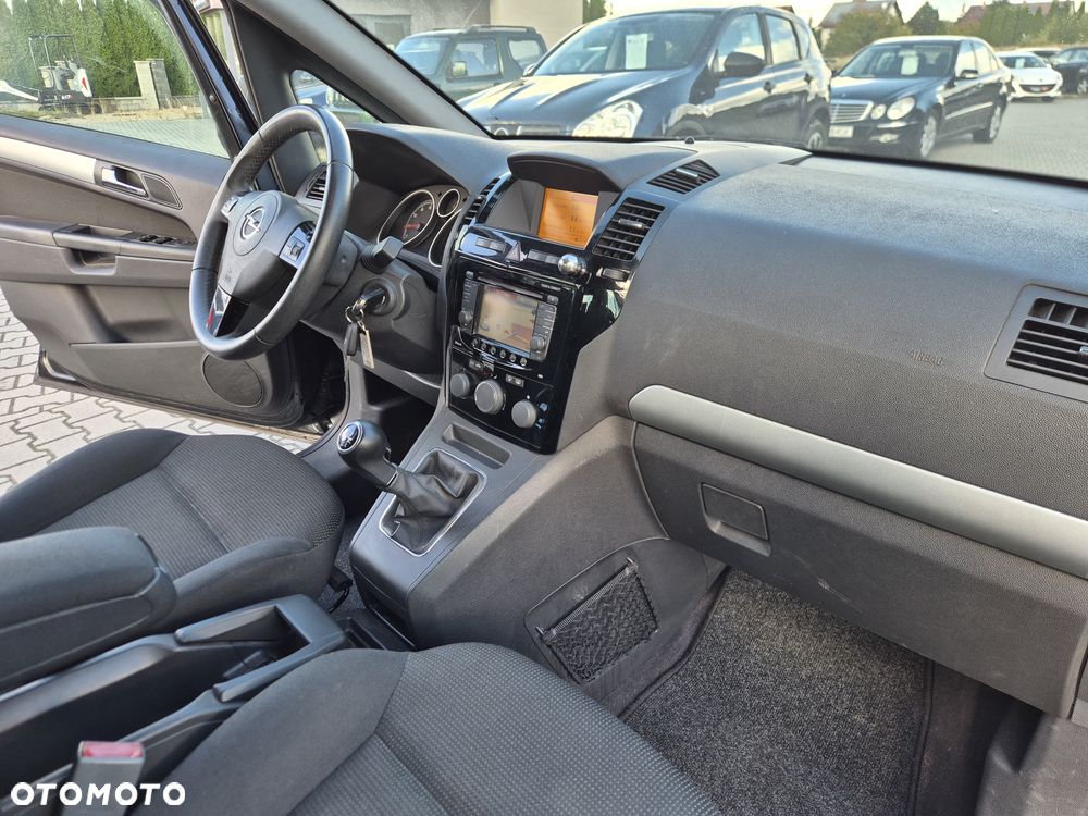 Opel Zafira - 15