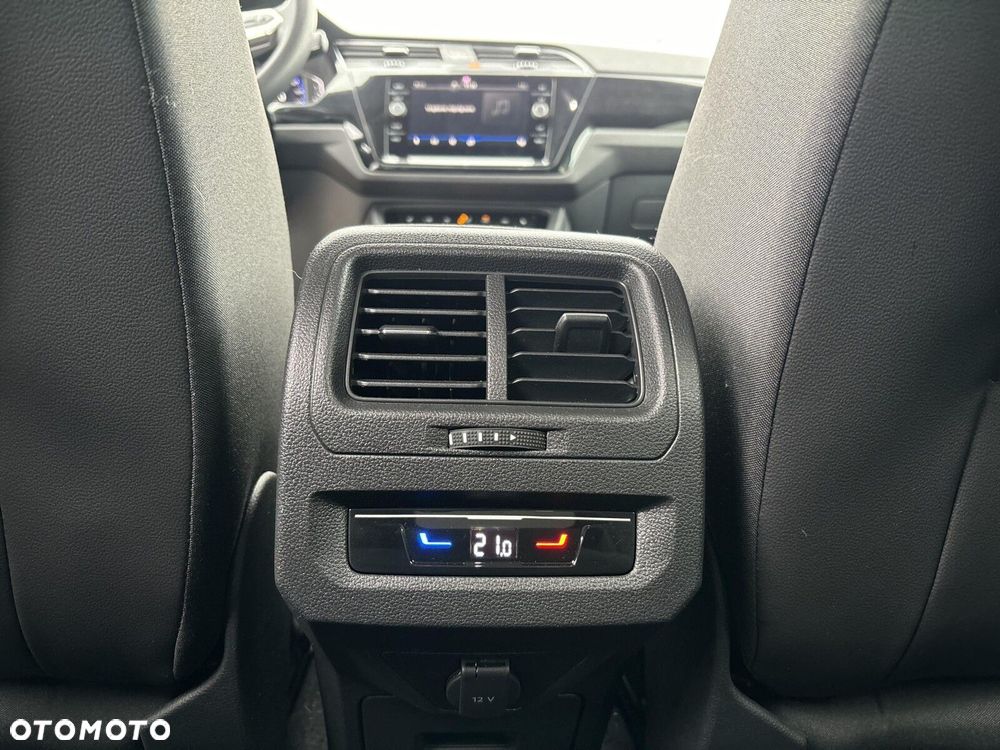 Volkswagen Touran - 17