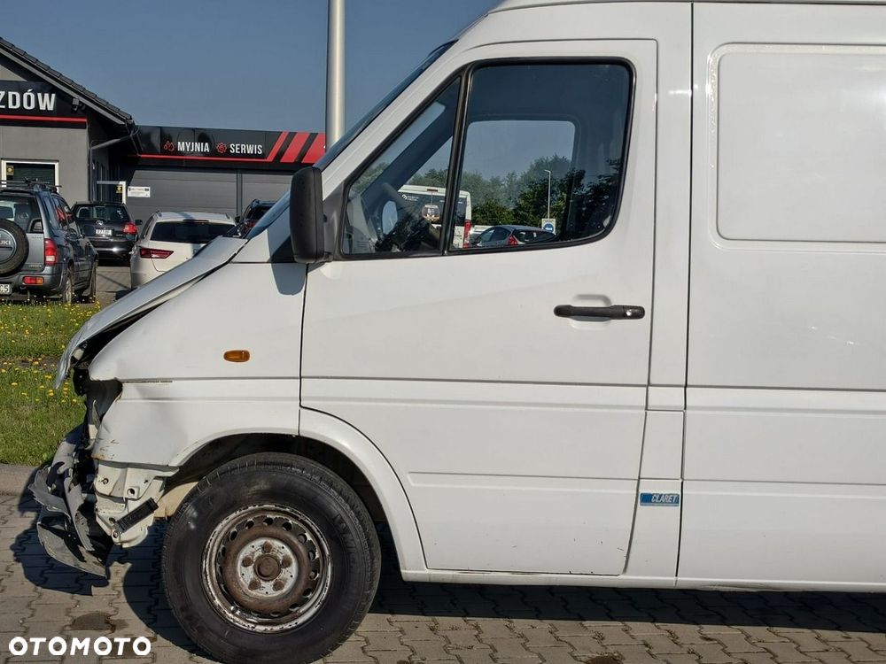 Mercedes-Benz Sprinter - 25