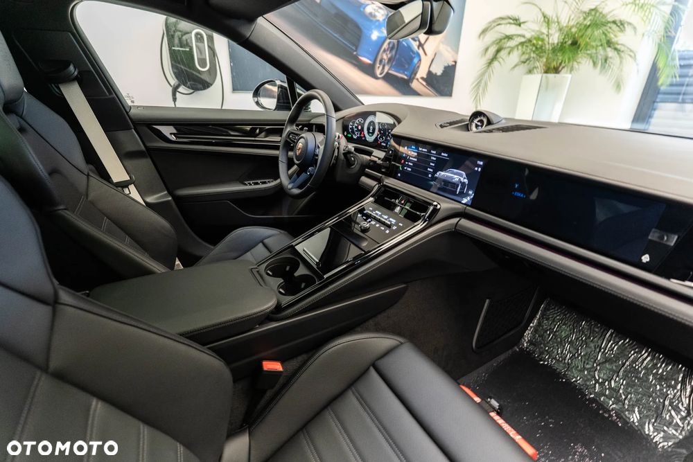 Porsche Panamera 4 E-Hybrid PHEV - 14