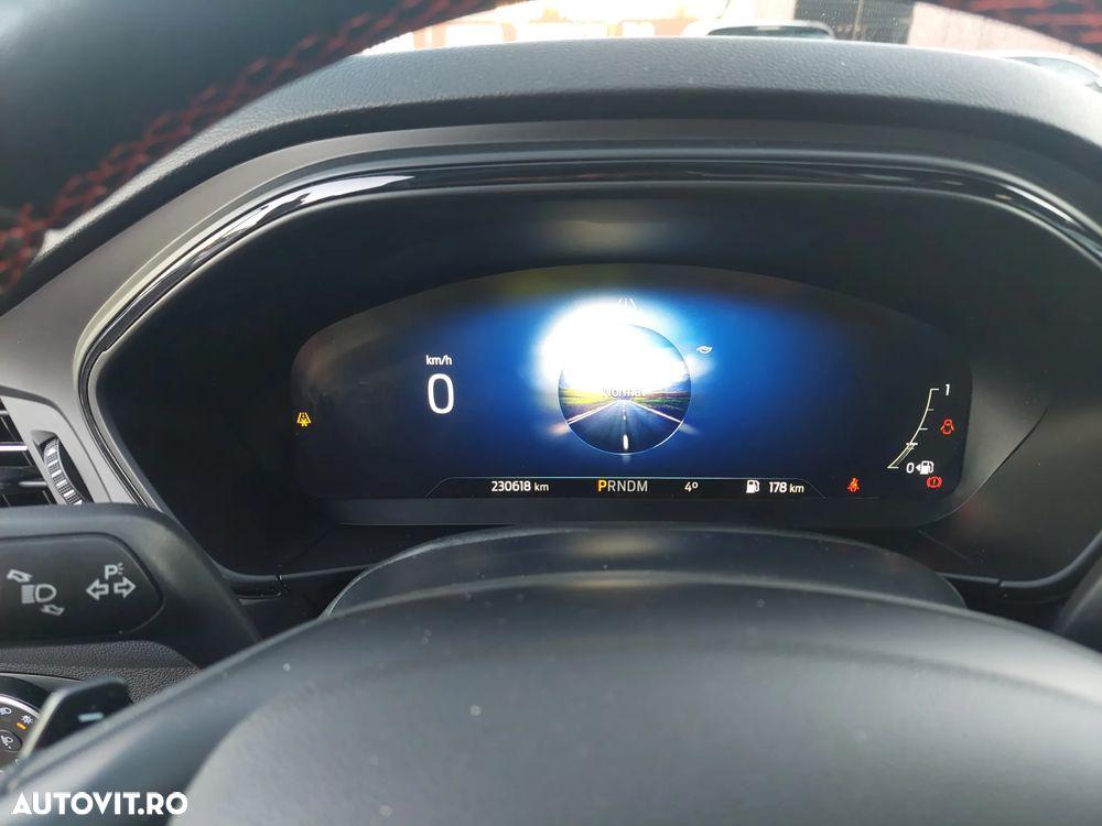 Ford Focus 1.5 Ecoboost ST-Line - 12