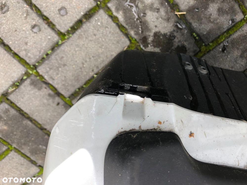 Honda SH 125 300 kufer  tył uszkodzony kuferek - 4