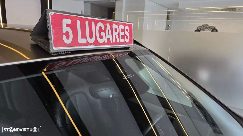 BMW X1 18 d sDrive Auto Line Sport - 25