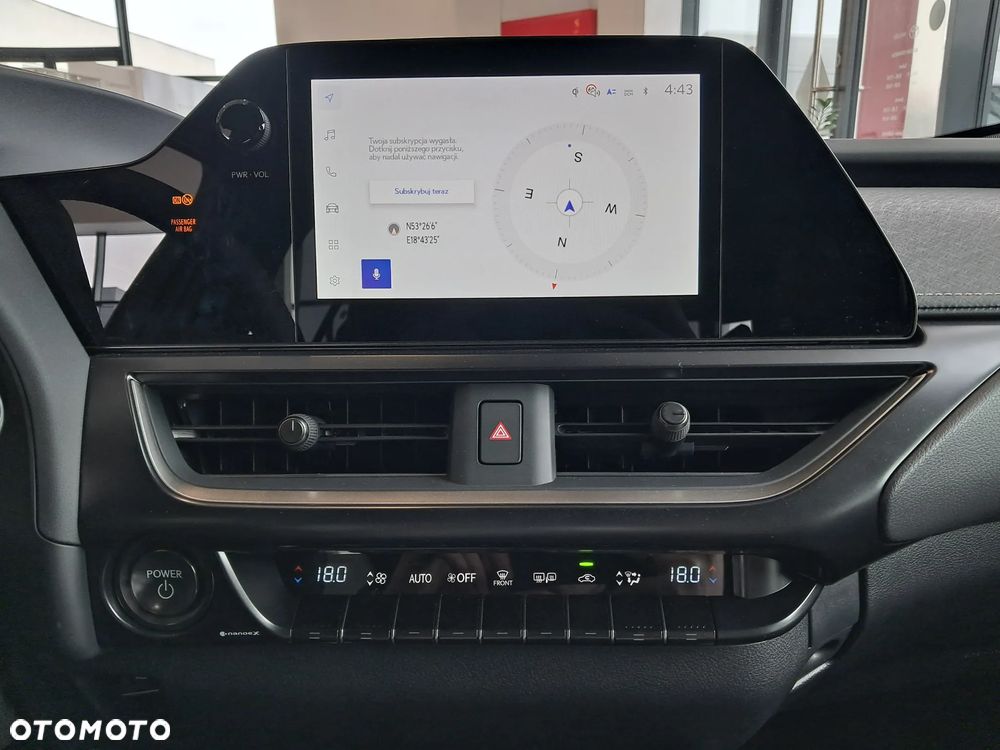 Lexus UX 300h Business - 18