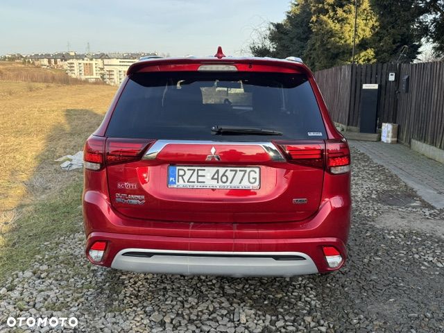 Mitsubishi Outlander - 6