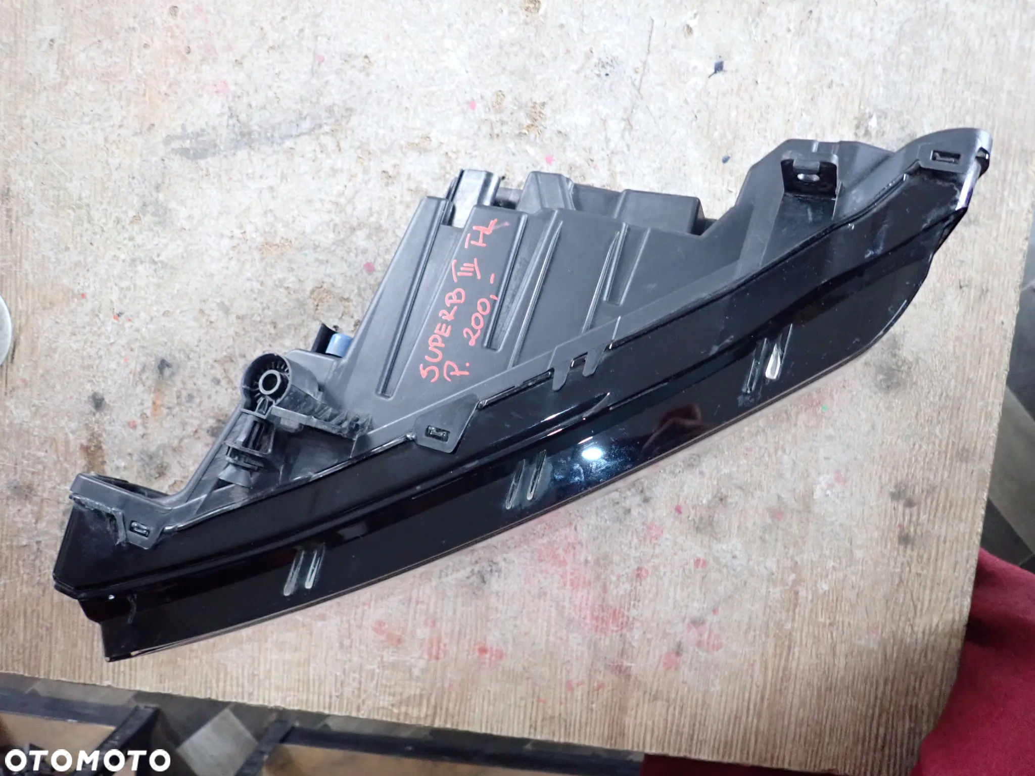 SKODA SUPERB III LIFT HALOGEN PRAWY 3V0941700B - 4