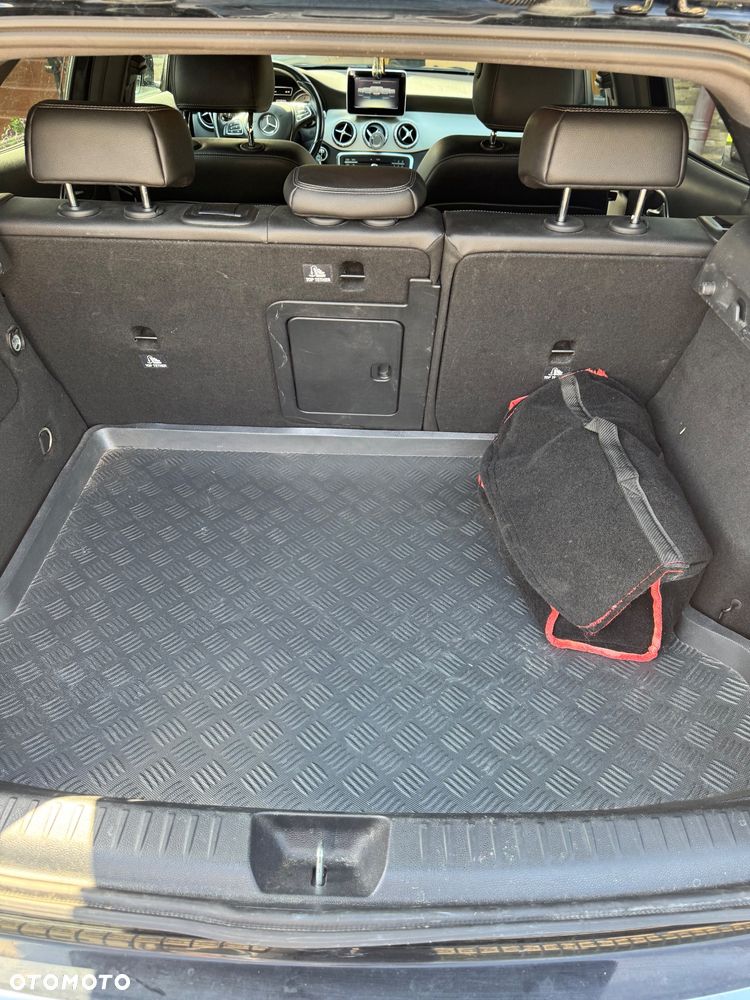Mercedes-Benz GLA 250 7G-DCT Style - 9