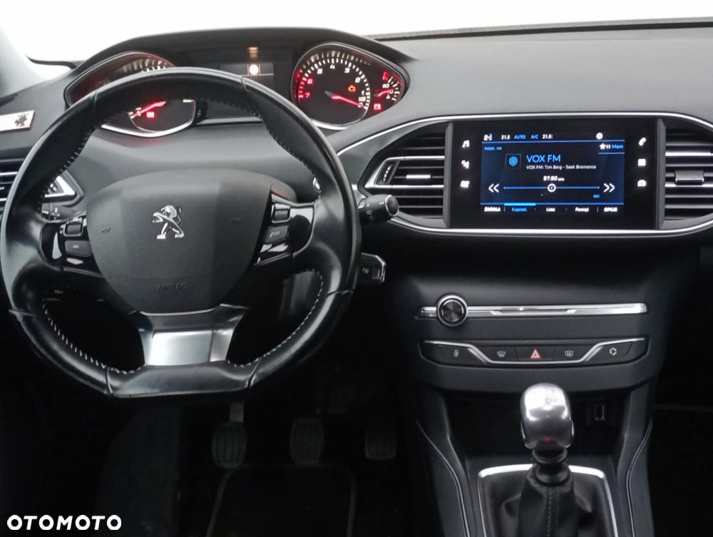 Peugeot 308 1.2 PureTech GPF Allure Pack S&S - 2