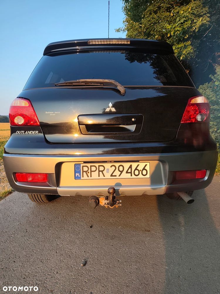 Mitsubishi Outlander 2.0 2WD Invite - 33