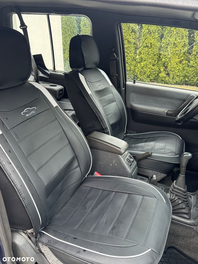 Mitsubishi Pajero - 9