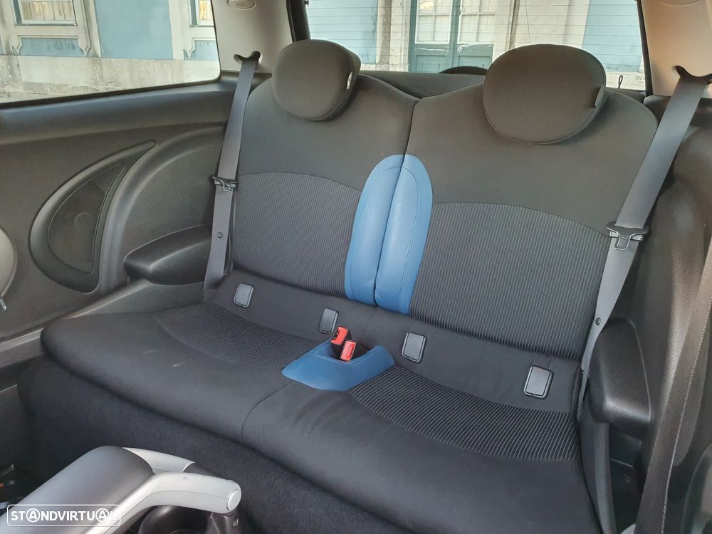 MINI 3 Portas Cooper D - 23