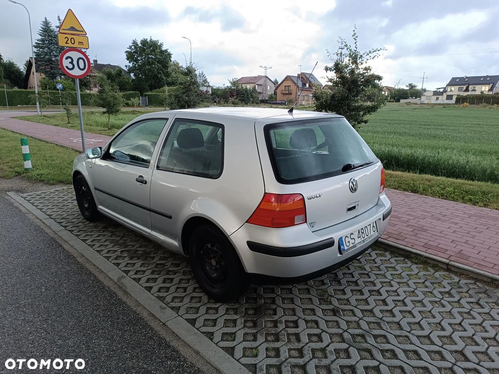 Volkswagen Golf 1.4 Basis - 2