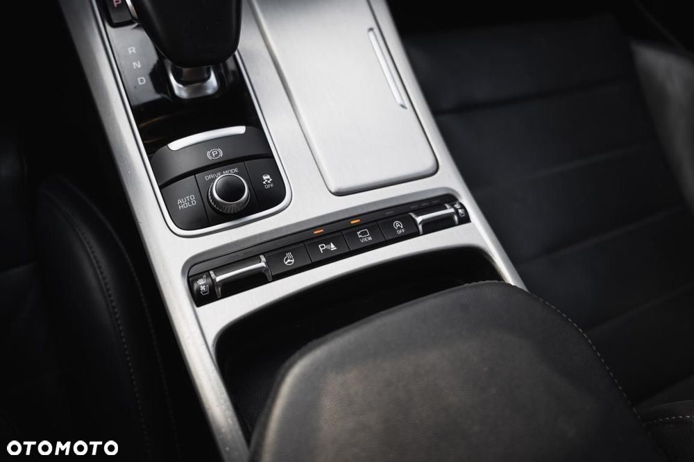 Kia Stinger - 26