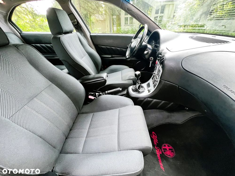 Alfa Romeo 166 - 12