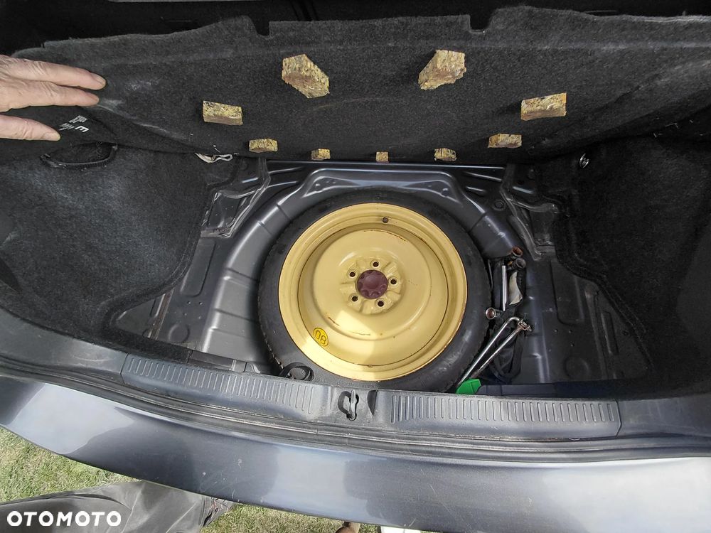 Toyota Auris 1.6 VVT-i Premium - 14