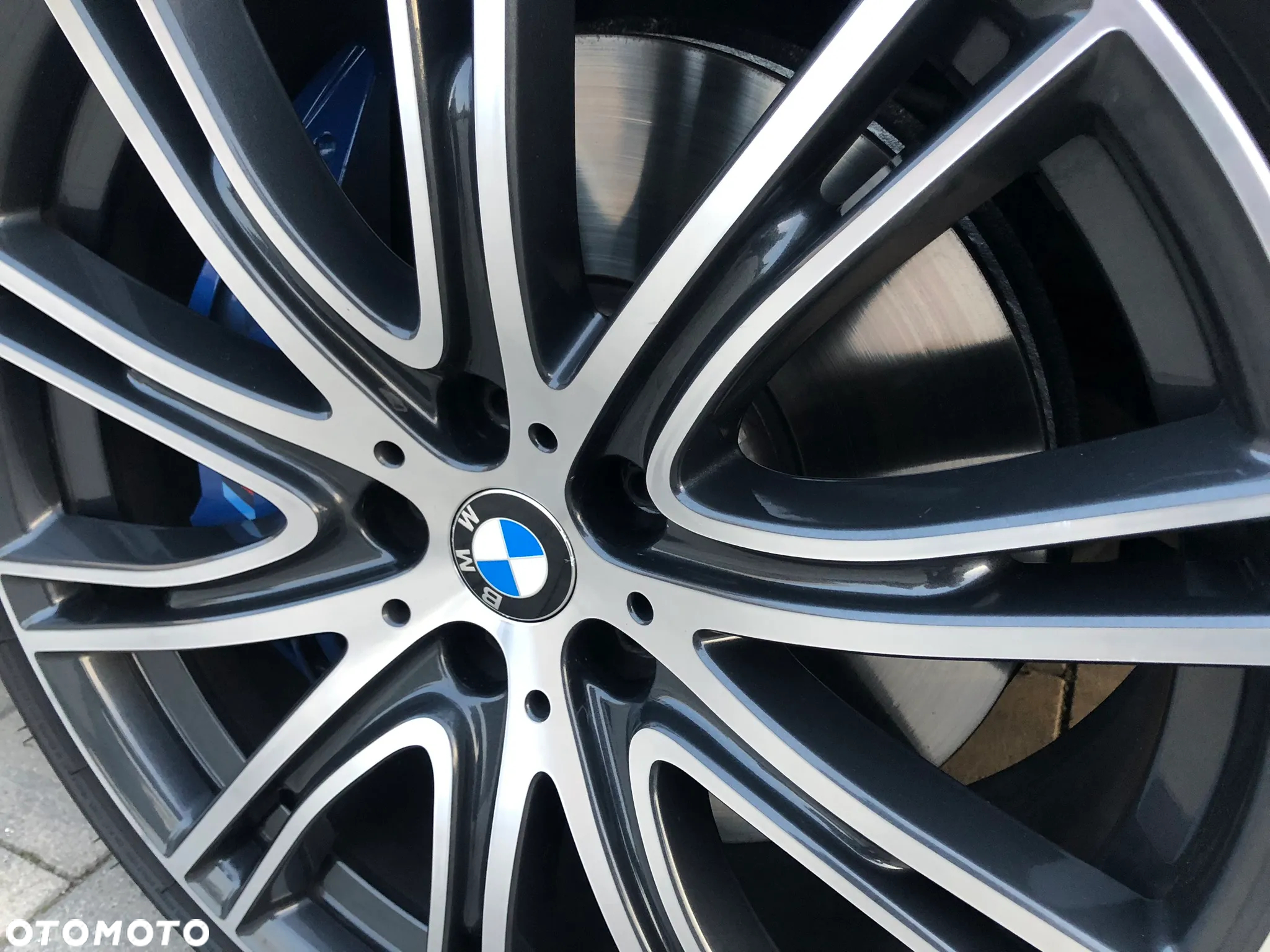 BMW Seria 5 M550i xDrive sport - 15