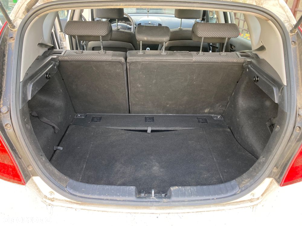 Hyundai i30 1.4 Classic - 9