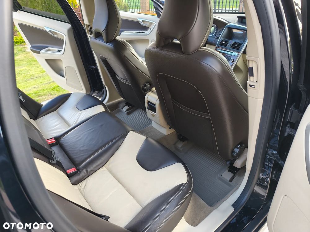 Volvo XC 60 2.4D AWD Summum - 30