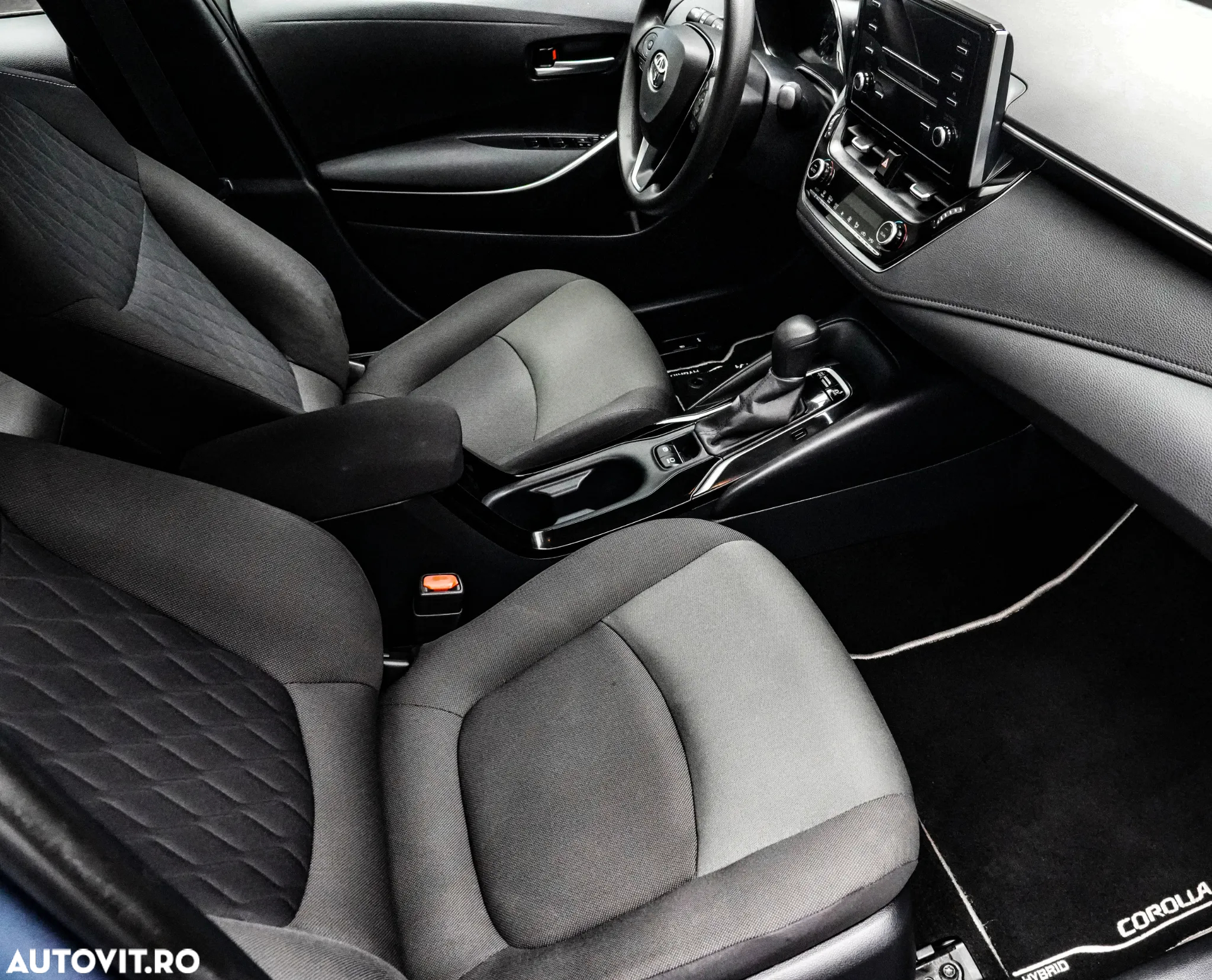 Toyota Corolla 1.8 HSD Business - 12