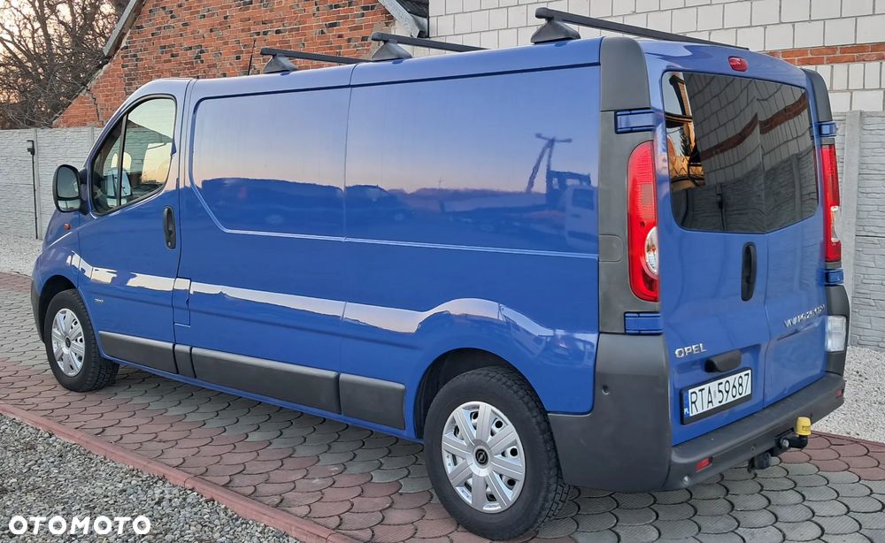 Opel Vivaro 2.5 CDTi L2H1 - 8