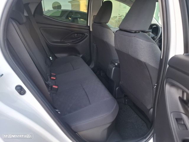 Toyota Yaris 1.5 HDF Comfort - 34