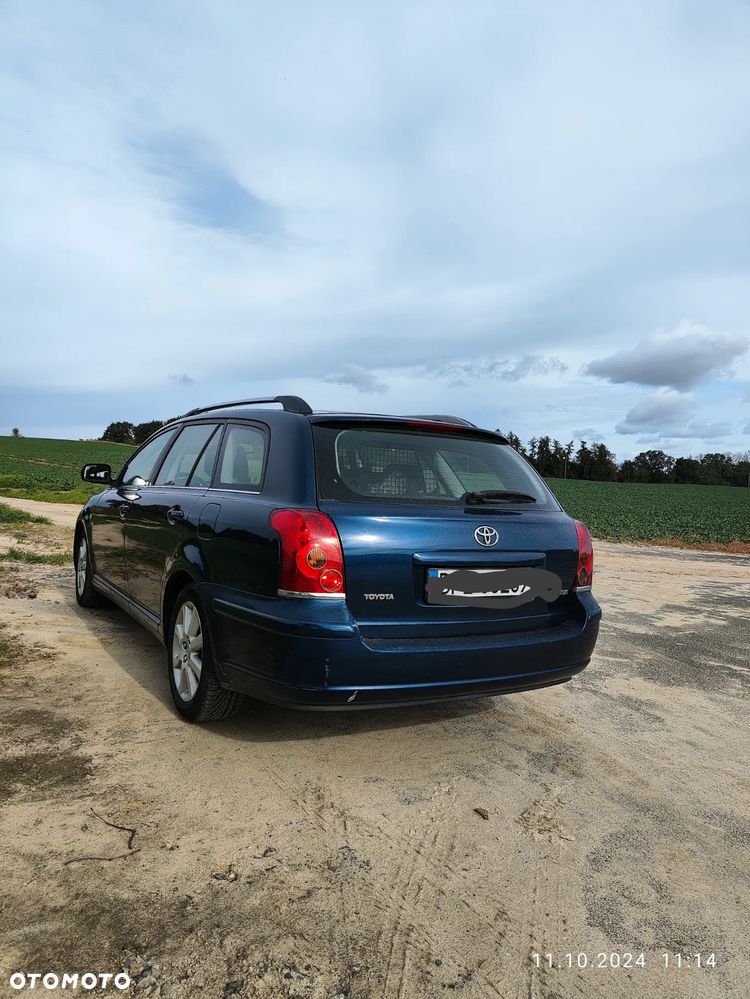 Toyota Avensis - 2