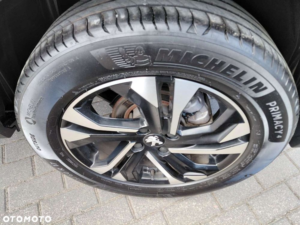 Peugeot 2008 - 9