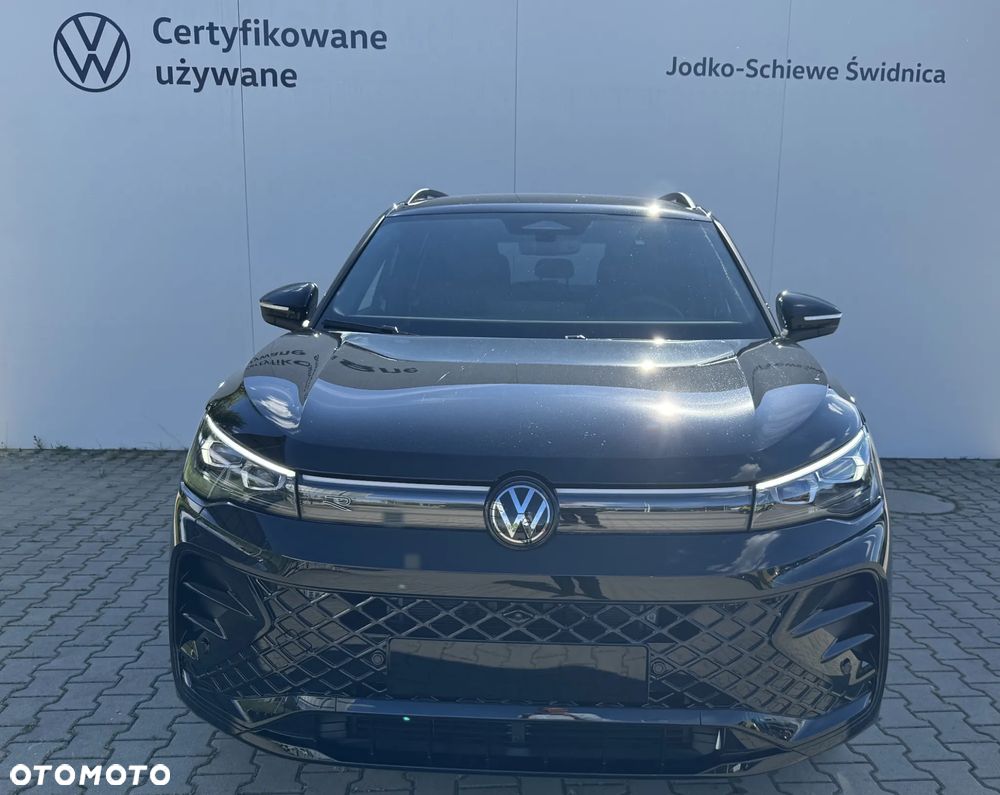 Volkswagen Tiguan - 1