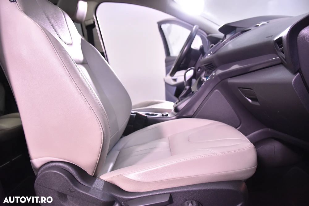 Ford Kuga - 11