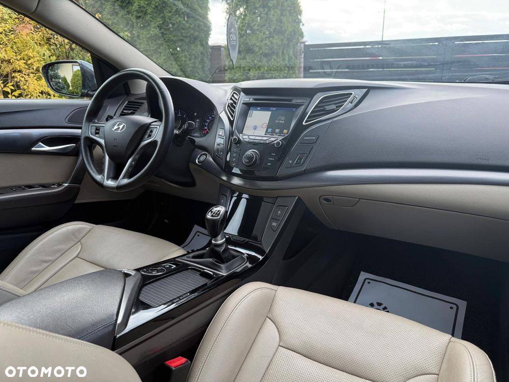 Hyundai i40 Kombi 1.7 CRDi Premium - 17