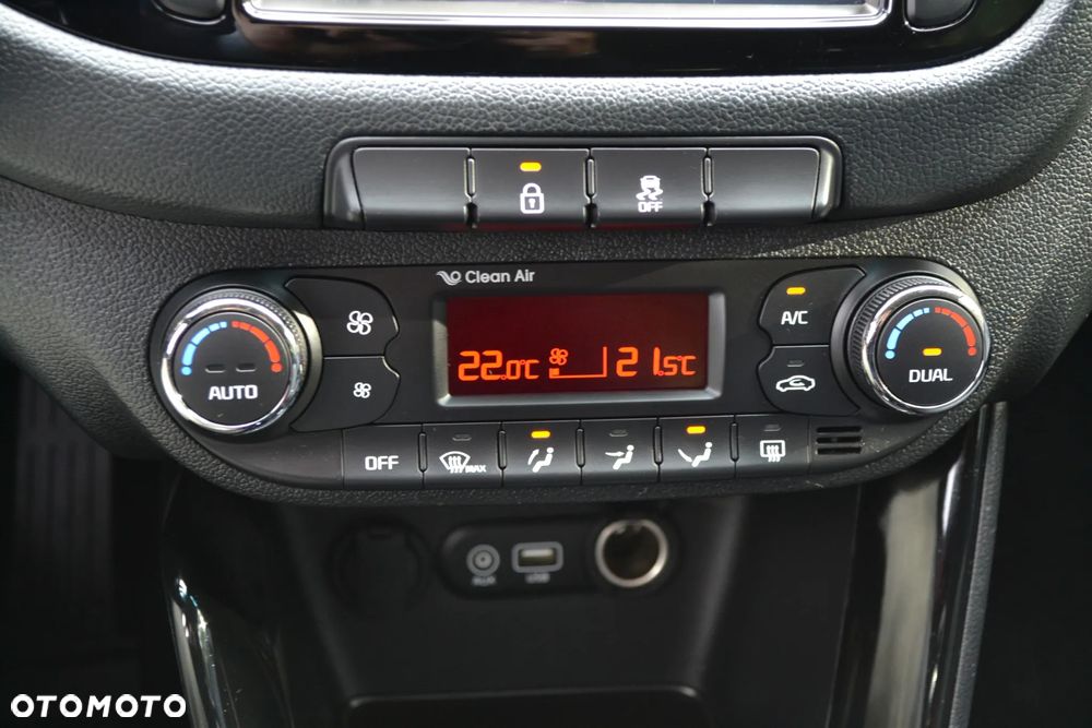 Kia Ceed 1.6 GDI Dream Team Edition - 20