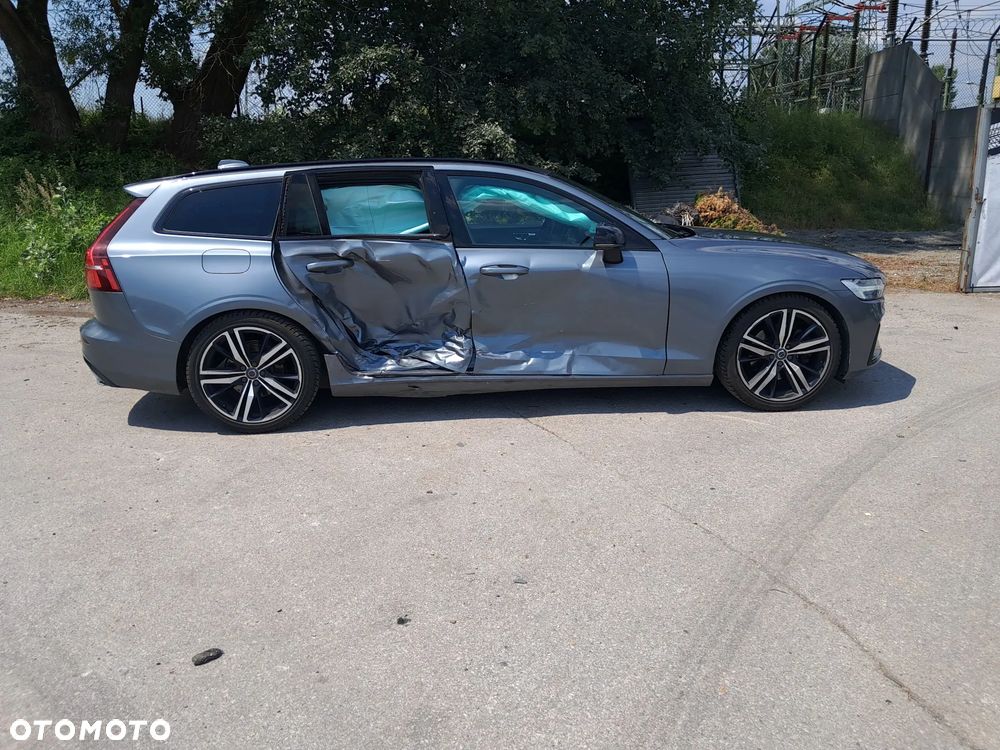 Volvo V60 T4 R-Design - 11