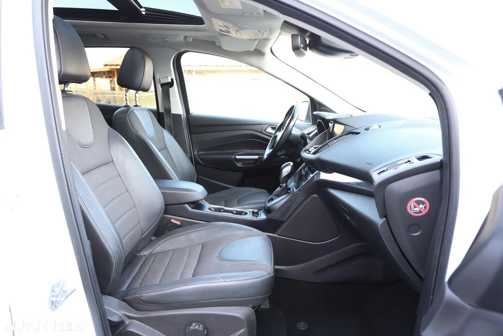 Ford Kuga 2.0 TDCi 4x4 Aut. ST-Line - 9