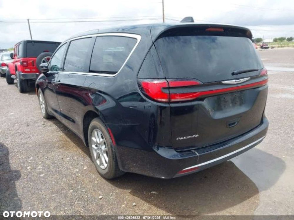 Chrysler Pacifica - 3
