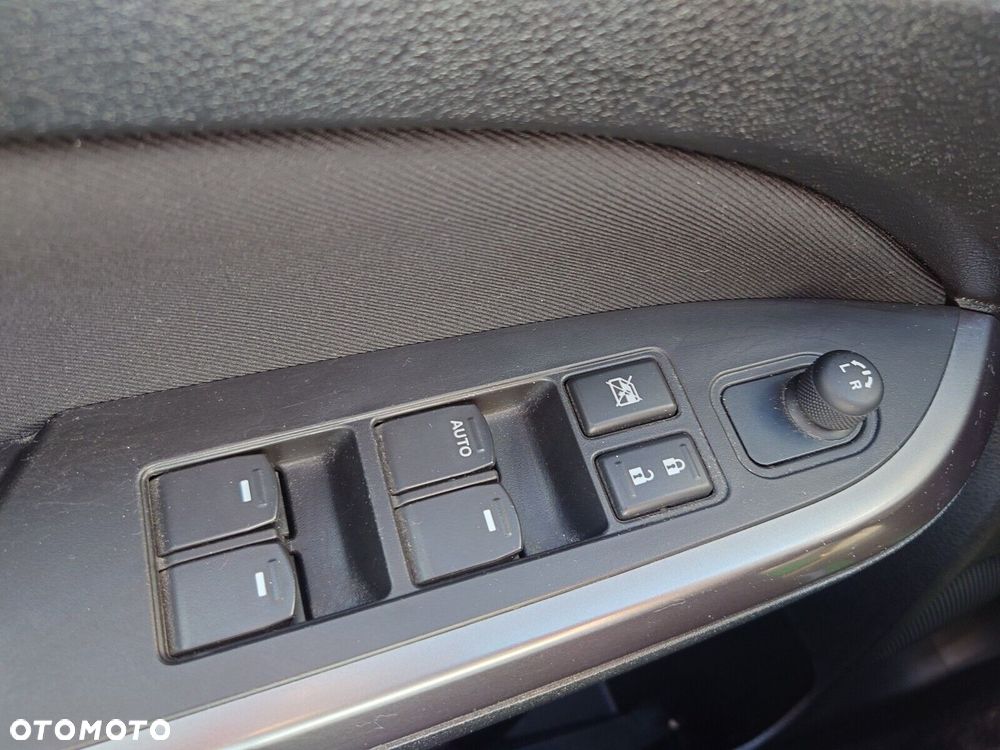 Suzuki Vitara - 11