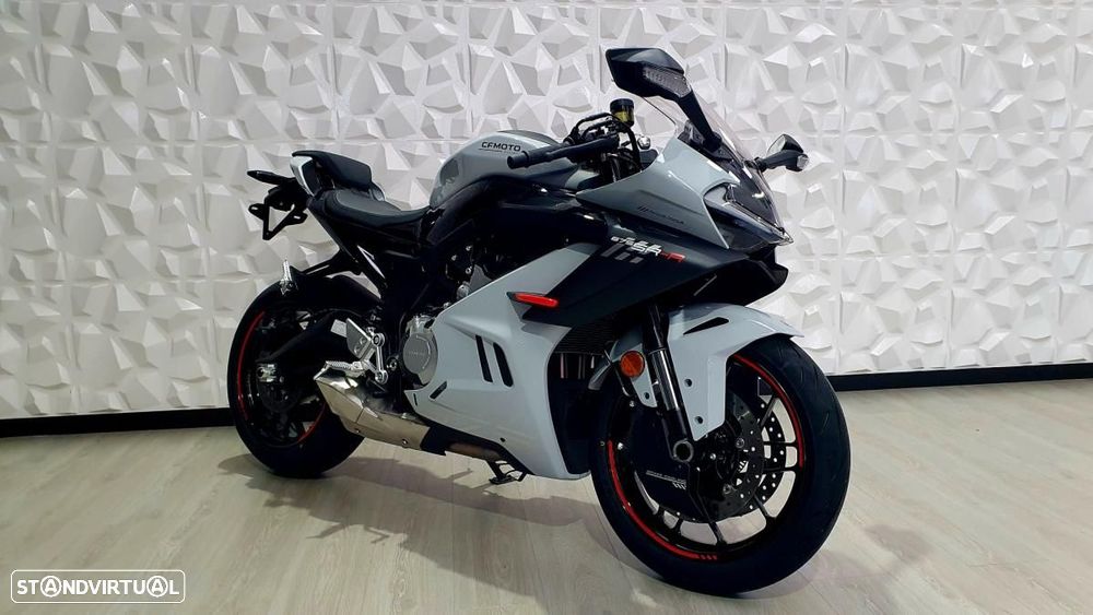CF Moto 675SR-R - 5