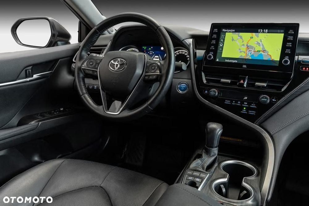 Toyota Camry 2.5 Hybrid Comfort CVT - 28