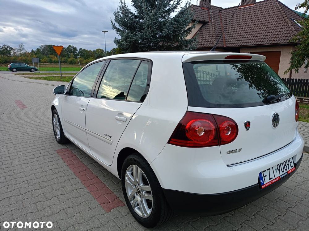 Volkswagen Golf - 5